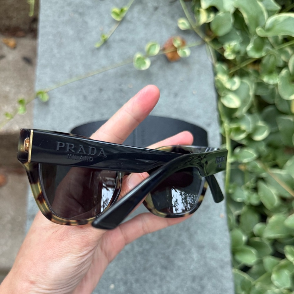 Gorgeous Euc Prada Tortoise Shell Sunglasses And … - image 3